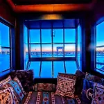 Faralda Crane Hotel 5*