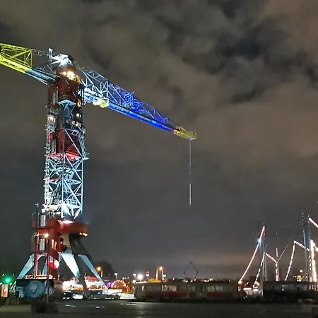 מלון Crane Faralda 5*