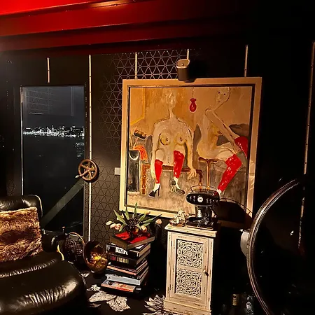 Crane Faralda Amsterdam