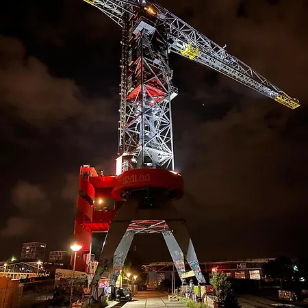 Crane Faralda Amsterdam