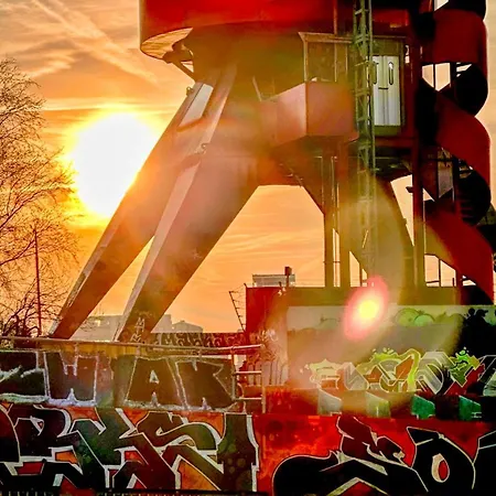 Faralda Crane