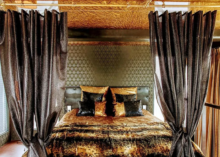 Faralda Crane אמסטרדם