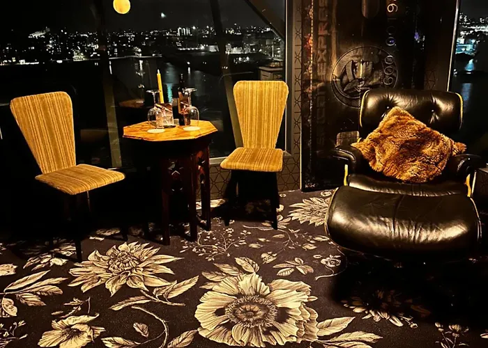 Faralda Crane אמסטרדם