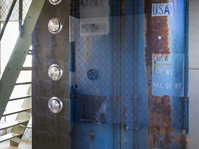 מלון Faralda Crane 5*