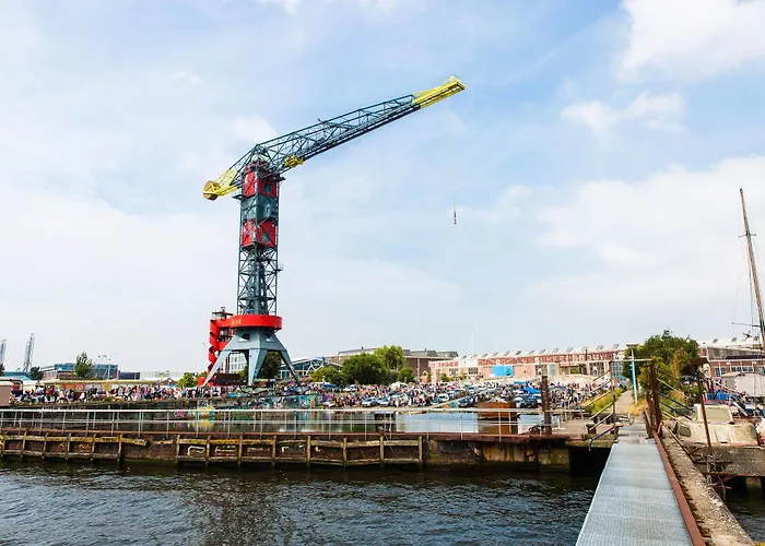 Faralda Crane אמסטרדם