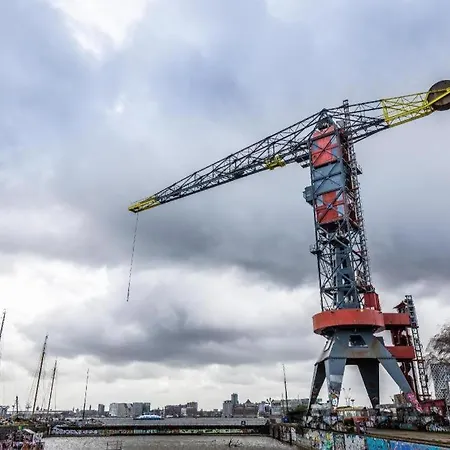 Faralda Crane Hotel