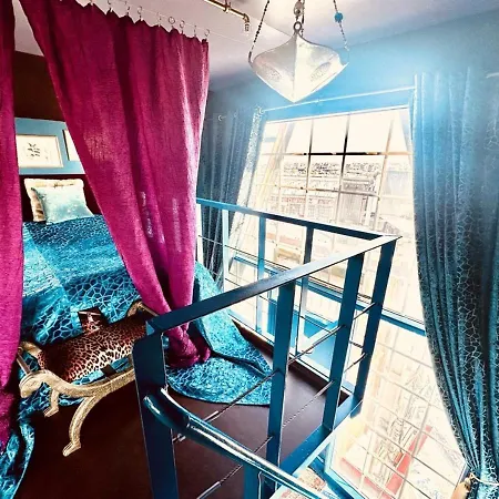 Faralda Crane 5* Amsterdam