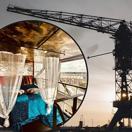 Faralda Crane Amsterdam