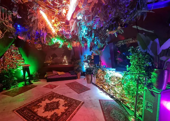 Faralda Crane Amsterdam