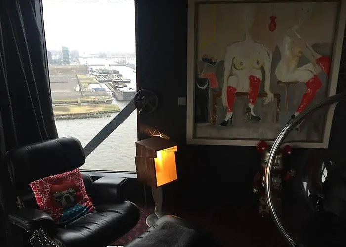 Faralda Crane Amsterdam